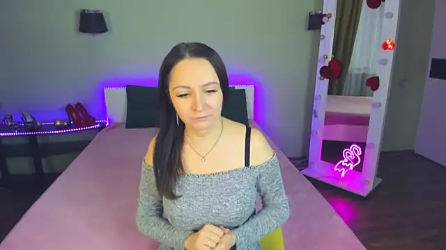 Snapshot of AngellLika chatting on October 17, 2025, 12:40 pm AngellLika online show from October 17, 2025, 12:40 pm