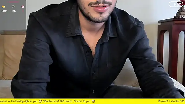 Nicholasrodrii online show from December 3, 2025, 9:25 pm