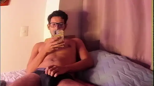 Snapshot of Nicholasrodrii chatting on March 3, 2026, 10:39 pm Nicholasrodrii online show from March 3, 2026, 10:39 pm