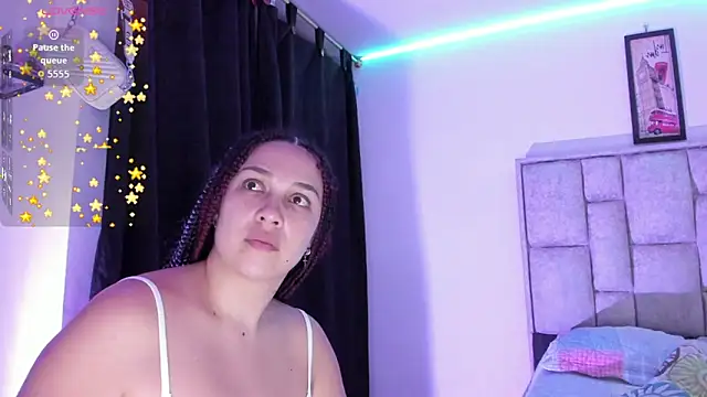 Snapshot of brianaGuzman chatting on December 15, 2025, 4:57 pm brianaGuzman online show from December 15, 2025, 4:57 pm