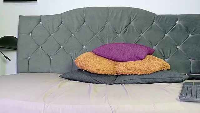 Snapshot of louis_bcasta1 chatting on October 30, 2025, 7:11 pm louis bcasta1 online show from October 30, 2025, 7:11 pm