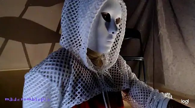 Snapshot of madcrumblepie chatting on December 30, 2024, 8:15 pm madcrumblepie online show from December 30, 2024, 8:15 pm