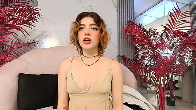 EvaHalsey online show from September 15, 2025, 7:36 pm