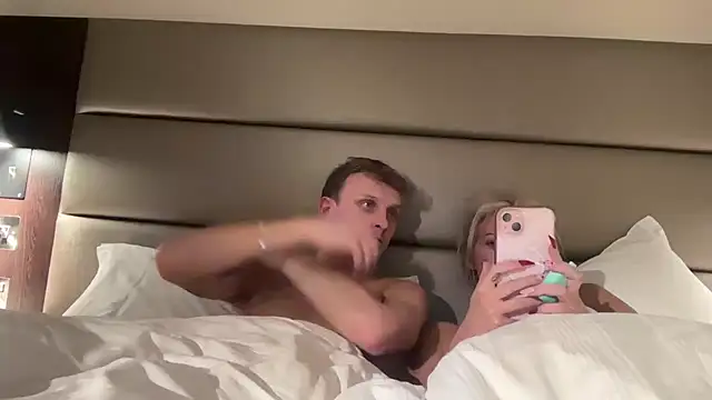 BendyBarbie online show from February 25, 2026, 9:25 pm