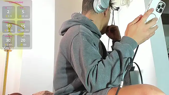 nakedfoam1 online show from April 6, 2026, 7:48 pm