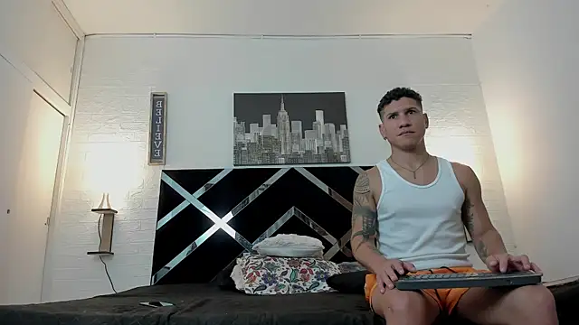 nakedfoam1 online show from November 18, 2025, 5:00 am