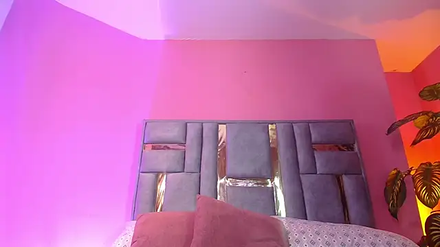 Bianca ks online show from March 8, 2025, 6:32 am