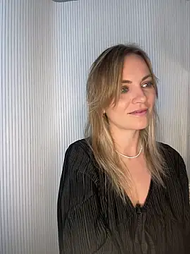 Snapshot of Milla__one chatting on September 23, 2025, 1:40 pm Milla one online show from September 23, 2025, 1:40 pm