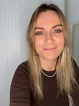 Snapshot of Milla__one chatting on November 11, 2025, 9:48 am Milla one online show from November 11, 2025, 9:48 am