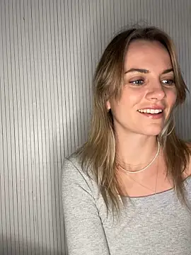 Snapshot of Milla__one chatting on October 11, 2025, 5:25 pm Milla one online show from October 11, 2025, 5:25 pm