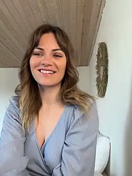 Snapshot of Milla__one chatting on February 19, 2025, 8:12 am Milla one online show from February 19, 2025, 8:12 am