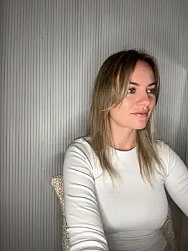 Snapshot of Milla__one chatting on October 13, 2025, 4:47 am Milla one online show from October 13, 2025, 4:47 am