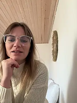 Snapshot of Milla__one chatting on February 18, 2025, 8:05 am Milla one online show from February 18, 2025, 8:05 am