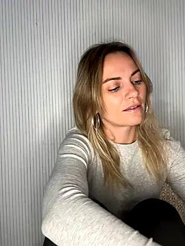 Snapshot of Milla__one chatting on November 9, 2025, 2:21 pm Milla one online show from November 9, 2025, 2:21 pm