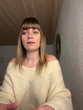 Snapshot of Milla__one chatting on February 6, 2025, 1:10 pm Milla one online show from February 6, 2025, 1:10 pm