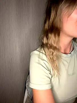 Snapshot of Milla__one chatting on September 20, 2025, 8:14 pm Milla one online show from September 20, 2025, 8:14 pm