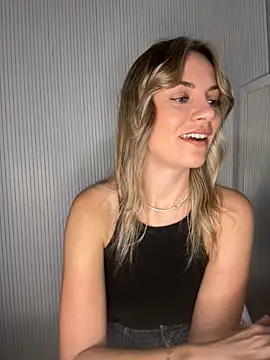 Snapshot of Milla__one chatting on October 20, 2025, 7:20 am Milla one online show from October 20, 2025, 7:20 am