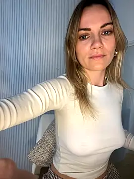 Snapshot of Milla__one chatting on November 30, 2025, 11:55 am Milla one online show from November 30, 2025, 11:55 am