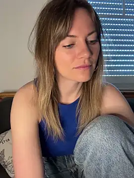 Snapshot of Milla__one chatting on March 20, 2025, 8:20 am Milla one online show from March 20, 2025, 8:20 am