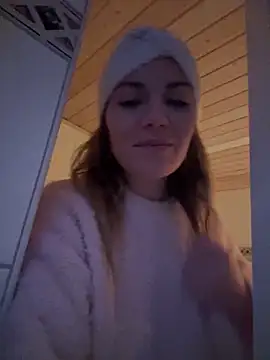 Snapshot of Milla__one chatting on February 14, 2025, 5:03 pm Milla one online show from February 14, 2025, 5:03 pm