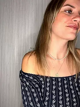 Snapshot of Milla__one chatting on October 13, 2025, 5:14 pm Milla one online show from October 13, 2025, 5:14 pm