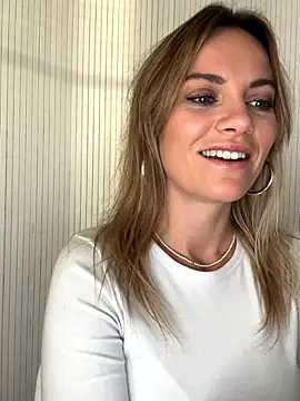 Snapshot of Milla__one chatting on October 1, 2025, 6:07 am Milla one online show from October 1, 2025, 6:07 am