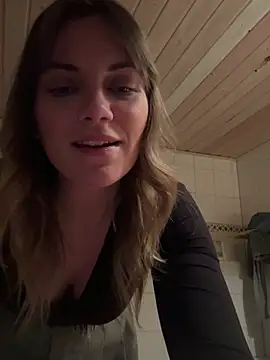 Snapshot of Milla__one chatting on February 17, 2025, 7:33 pm Milla one online show from February 17, 2025, 7:33 pm