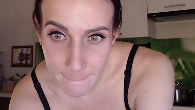 Snapshot of pepper_milf chatting on February 10, 2025, 4:25 pm pepper milf online show from February 10, 2025, 4:25 pm