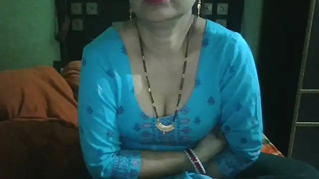 couplesuni online show from November 17, 2025, 4:38 am