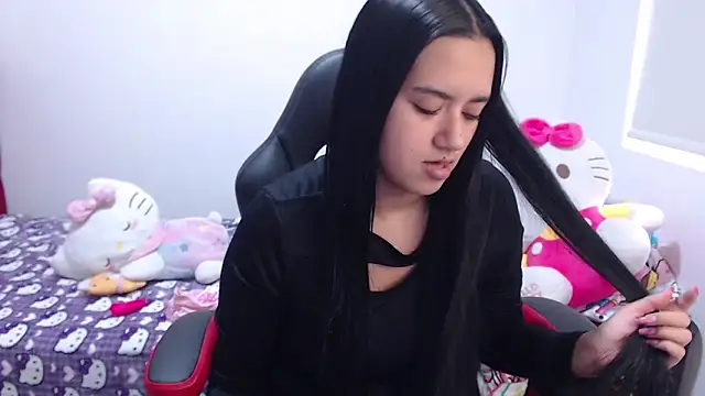 kayla k18 online show from April 9, 2026, 12:44 pm