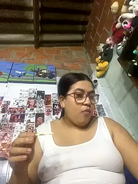 dafne19  online show from December 20, 2025, 5:10 am