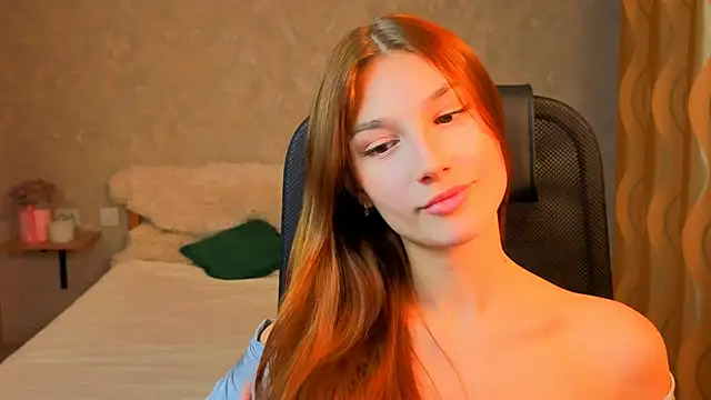 AnaHoney online show from November 7, 2025, 8:08 am