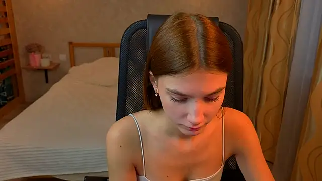 AnaHoney online show from November 2, 2025, 3:00 am