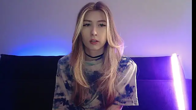 Snapshot of ErikaShyy chatting on February 11, 2026, 11:54 am ErikaShyy online show from February 11, 2026, 11:54 am