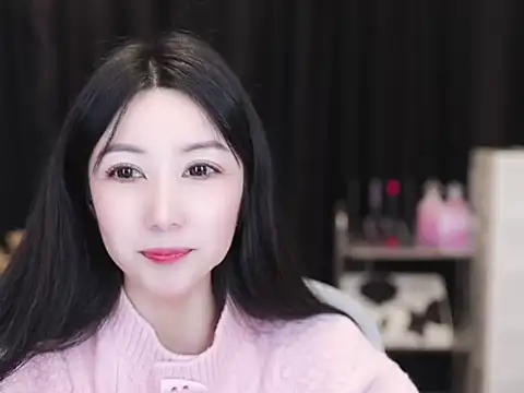 Nuyoah-77 online show from November 12, 2025, 3:27 pm