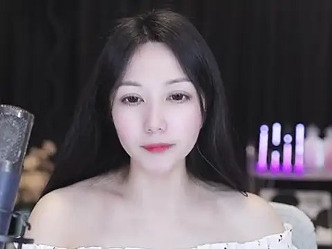 Nuyoah-77 online show from April 3, 2026, 3:18 pm