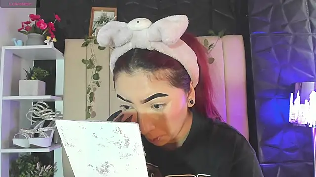 Mia Rinn online show from January 14, 2026, 2:09 pm