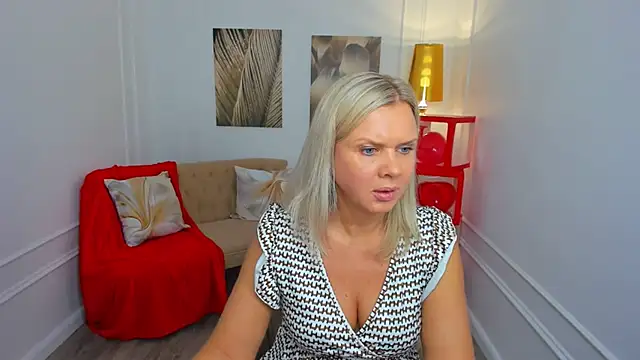 Snapshot of AgathaKlouin chatting on February 10, 2026, 7:13 pm AgathaKlouin online show from February 10, 2026, 7:13 pm