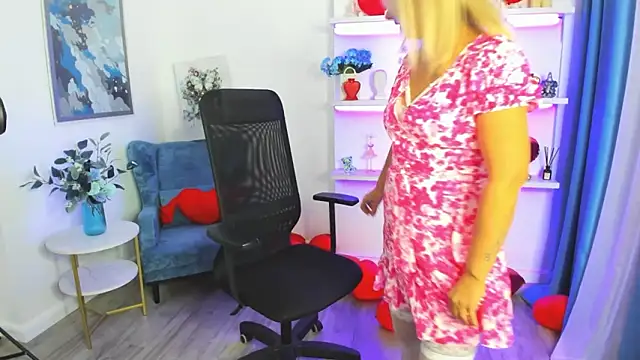 Snapshot of AgathaKlouin chatting on February 15, 2026, 8:13 am AgathaKlouin online show from February 15, 2026, 8:13 am