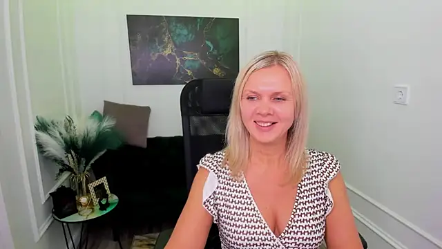 Snapshot of AgathaKlouin chatting on February 22, 2026, 11:45 am AgathaKlouin online show from February 22, 2026, 11:45 am