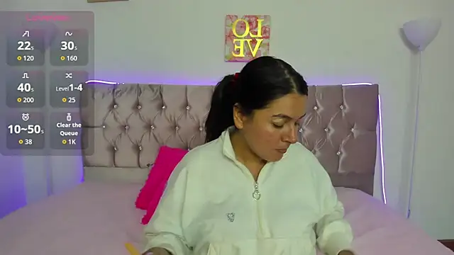 Alice Summer1 online show from February 26, 2026, 10:10 pm