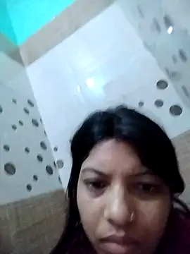 Snapshot of Hotty-Divya chatting on November 6, 2025, 3:10 am Hotty-Divya online show from November 6, 2025, 3:10 am