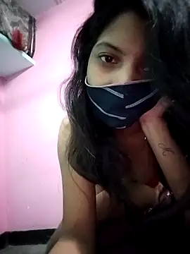 Snapshot of Hotty-Divya chatting on November 2, 2025, 8:41 am Hotty-Divya online show from November 2, 2025, 8:41 am