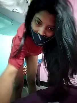 Snapshot of Hotty-Divya chatting on November 9, 2025, 9:35 am Hotty-Divya online show from November 9, 2025, 9:35 am