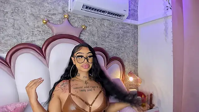 Mia Jansen online show from April 12, 2026, 3:54 am