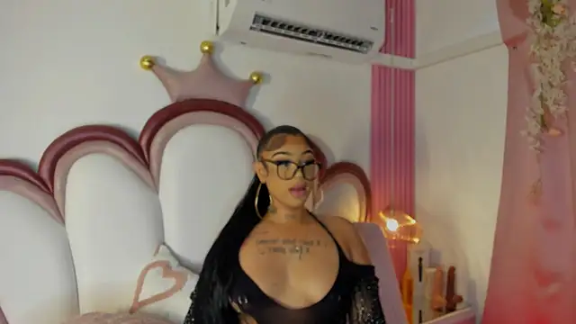 Mia Jansen online show from July 21, 2026, 1:56 pm
