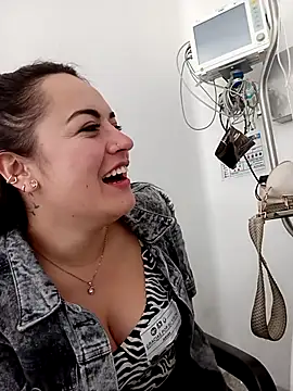 Lesly 10- online show from October 9, 2025, 5:46 pm