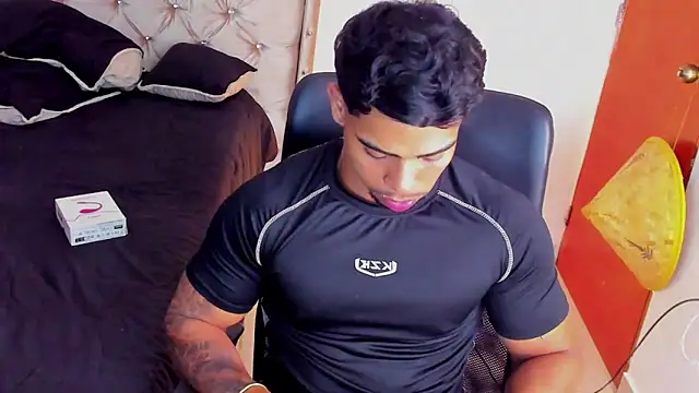 Andrew wolf7 online show from December 23, 2025, 12:22 am