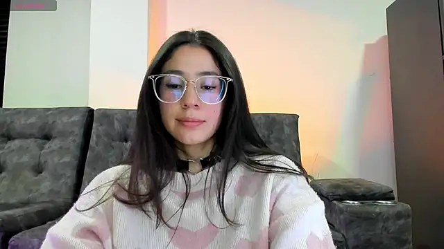 emmadiaz1 online show from February 8, 2026, 3:48 am