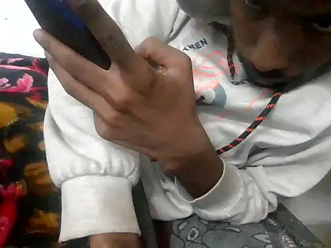 devilsam3327 online show from December 3, 2025, 5:56 pm